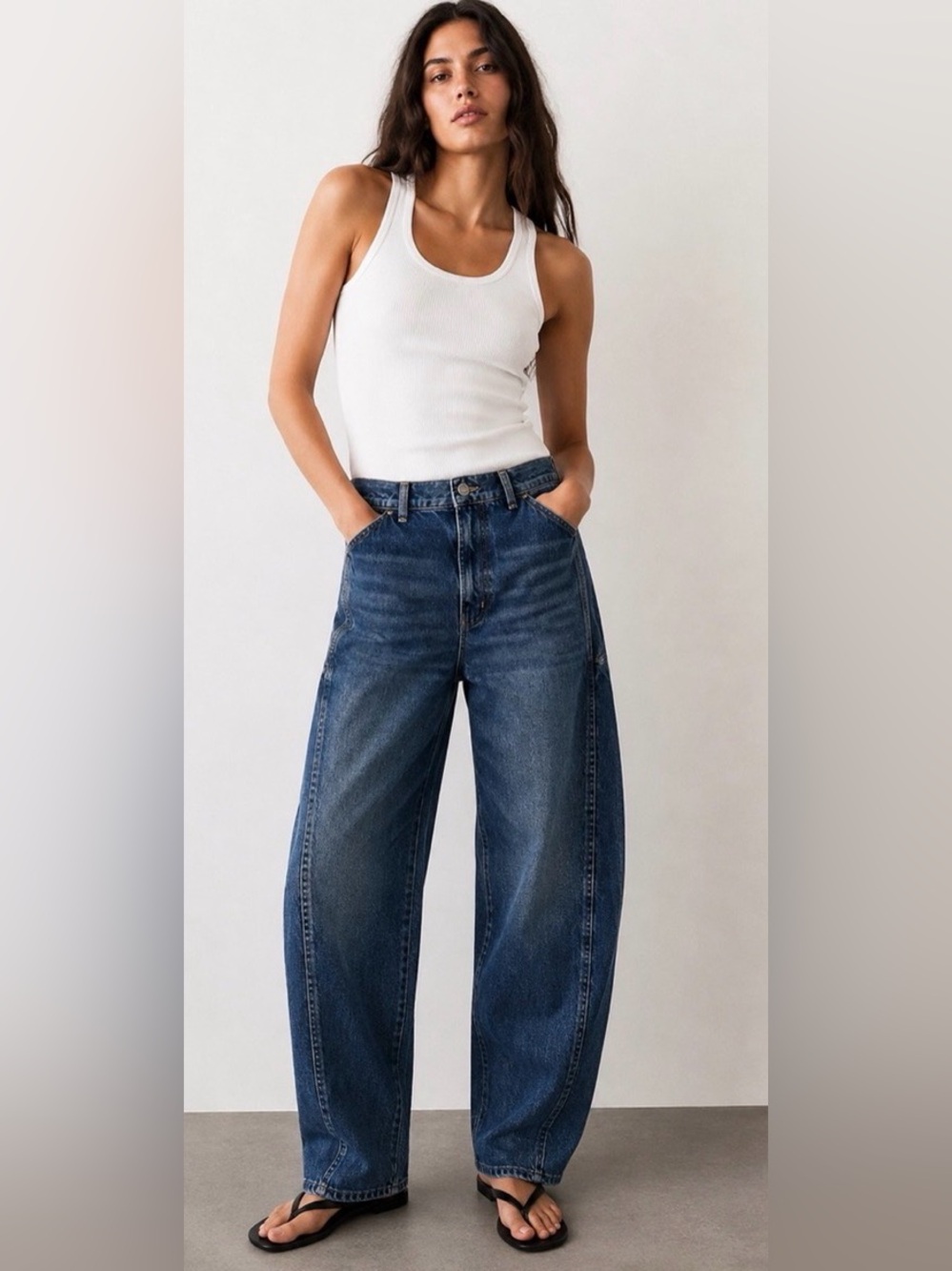 Zara Z1975 Medium Wash Barrel Jeans women’s size 2 wide leg ankle length crop